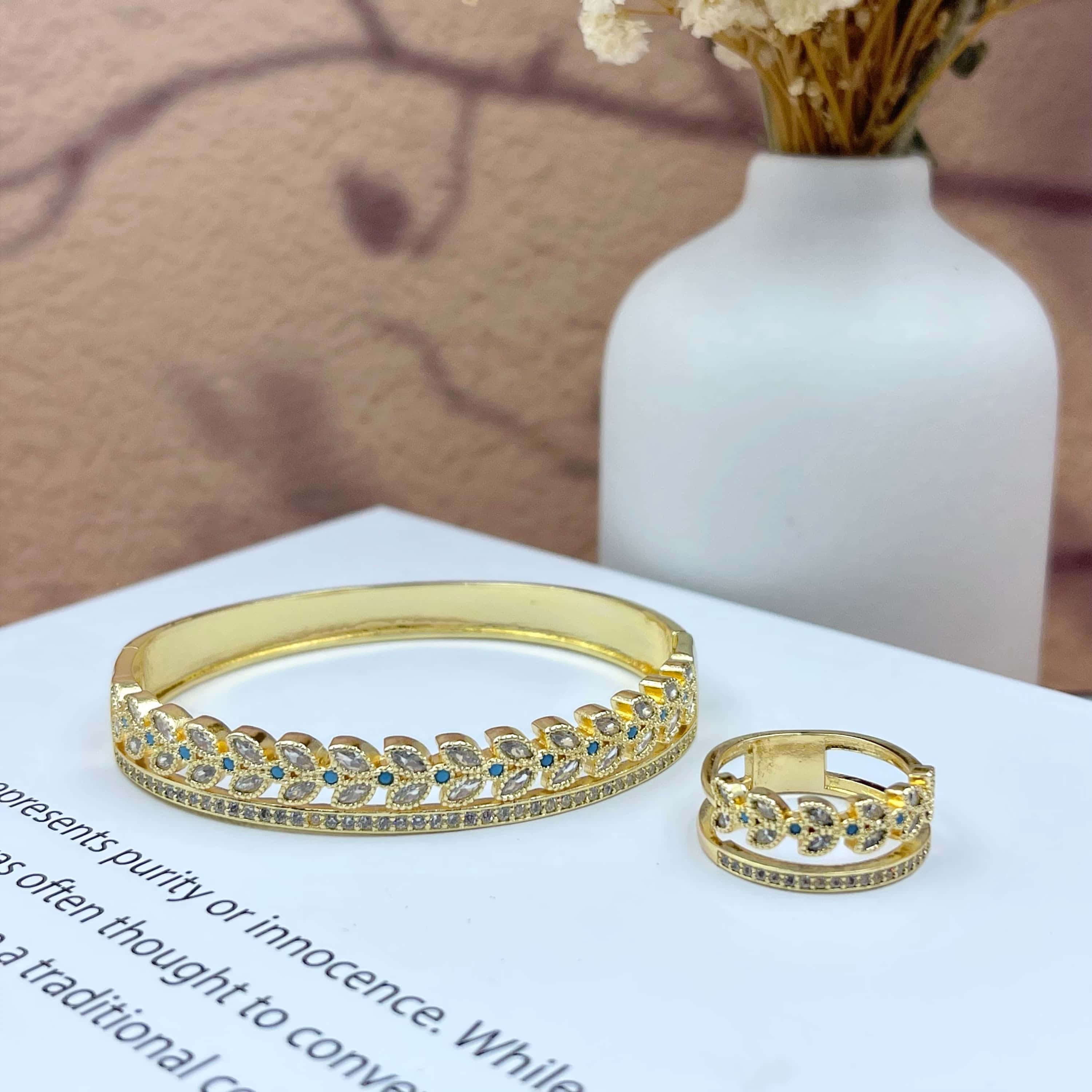 Heavy Equipment Glass - Vintage Baroque Glass Bangle Bracelet for